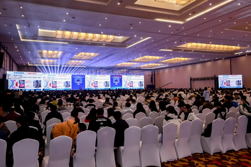 التركيز على حدود الموائع الحرارية، وتمكين المستقبل الأخضر – ميكرونيوتن يتألق في المؤتمر السنوي لعام 2025 للجمعية الصينية للفيزياء الحرارية الهندسية